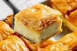پودینگ یونایی با خمیر باقلوا؛ یک دسر خوشمزه با ظاهر مجلسی
