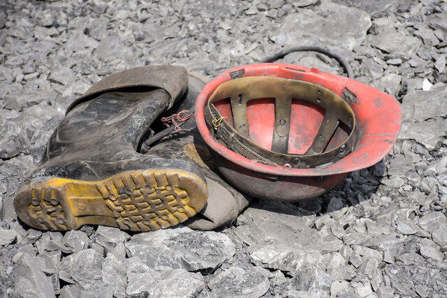 2 نفر در ریزش معدن در کرمان محبوس شدند