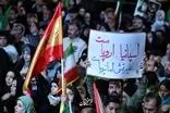 بنر متفاوتی که در تجمعات این شب‌ها دیده شد