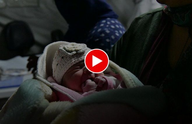 جشن میان فاجعه؛ نوزادی که در زلزله خوی متولد شد!