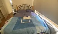درآمد ۶۰۰ دلاری این زن با اجاره دادن نیمی از تختخوابش به غریبه‌ها!