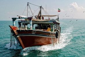 یک لنج باری در خلیج‌فارس غرق شد