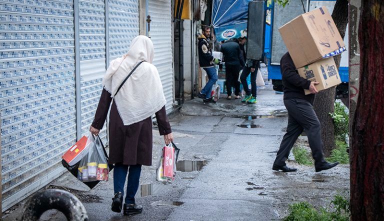 افزایش دست‌فروشی زنان بی‌پناه با قطع اینترنت!