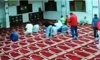 لحظه مرگ یک نمازگزار در مسجد