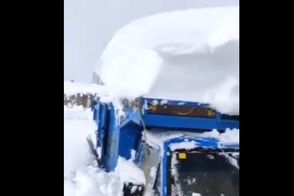 خودروها در این نقطه ایران زیر برف مدفون شدند