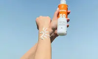 آیا ضدآفتاب با SPF بالای ۵۰ واقعاً بهتر است؟