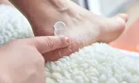  روش‌ خانگی برای درمان سریع تَرک پا