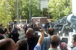 استقبال مردم از مراسم تشییع اکبر عبدی