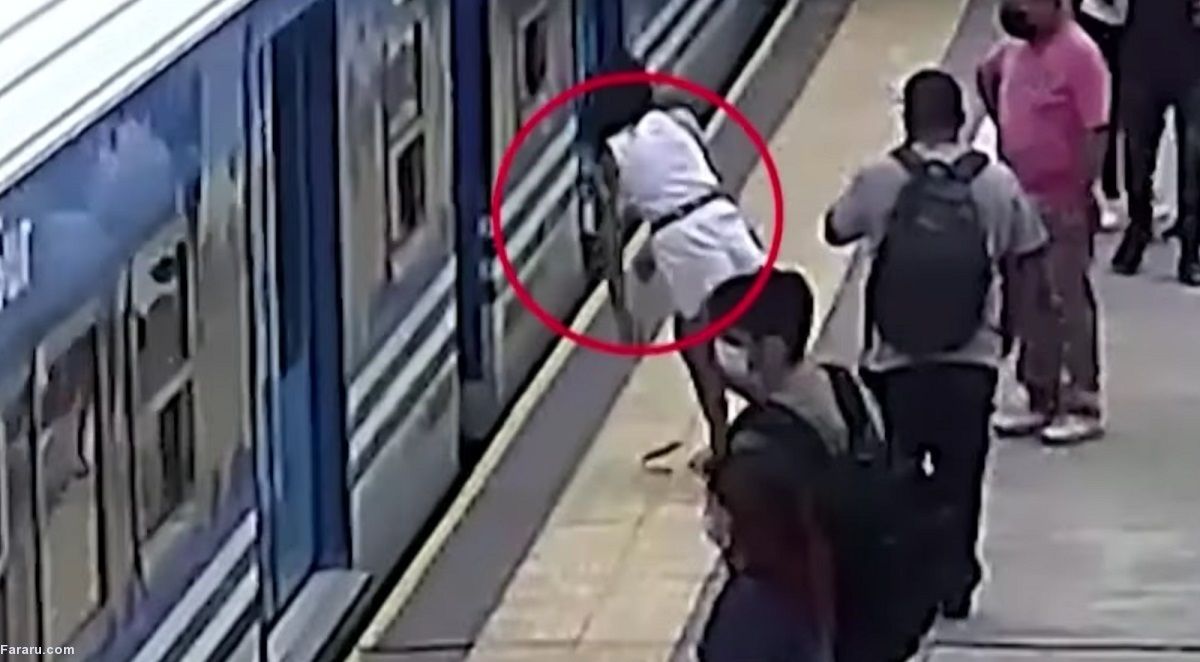 نجات معجزه‌آسای زنی که زیر قطار افتاد