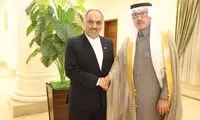 ماچ و بوسه سفیر عربستان با مقام ایرانی در سفارت