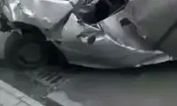 ویدیویی وحشتناک از له شدن یک پراید در مشهد