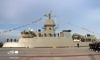عکس ژست متفاوت فرماندهان بلندپایه ارتش بر روی ناوشکن دیلمان