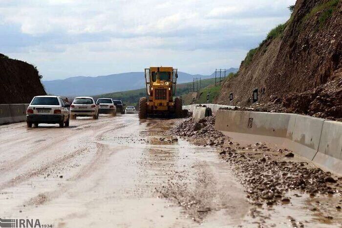 هشدار سقوط سنگ در این جاده