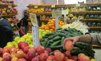 سکانسی تلخ از خرید میوه توسط یک زن همراه پسرش