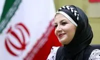 عکس متفاوت خاله شادونه از نماز جمعه رهبری 