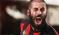 ژستِ نامتعارف نوید پورفرج در این عکس جنجالی شد!