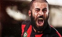 ژستِ نامتعارف نوید پورفرج در این عکس جنجالی شد!