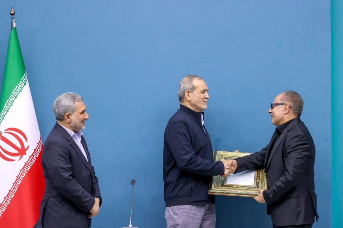   غیبت معنادار محمدجواد ظریف در مهمانی پزشکیان 