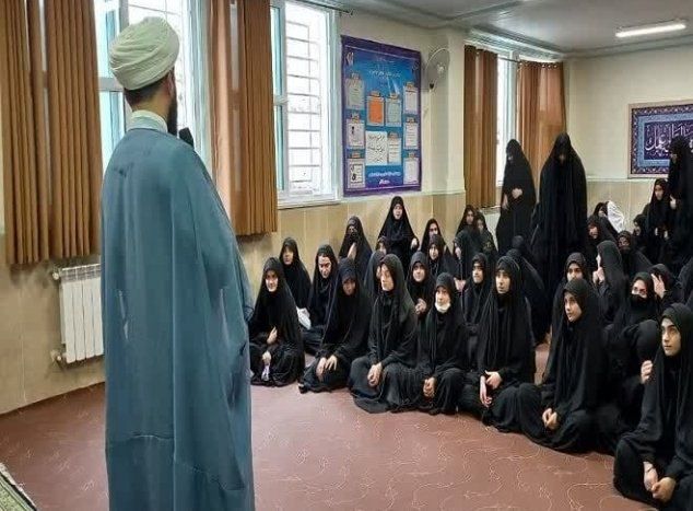 اتفاق عجیب در جلسه خواهران بسیجی با یک روحانی