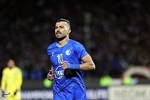 رامین رضاییان با تیپی عجیب وارد باشگاه استقلال شد