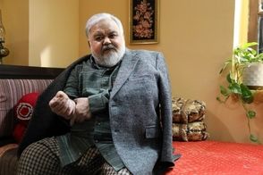مقایسه جالب اکبر عبدی با ابَرستاره هم‌سنش در هالیوود!