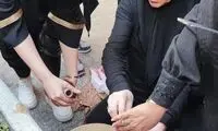 استایل متفاوت دو خانم‌ در عزاداری بازار تهران 