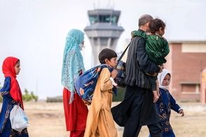 ویدیوی دختر بلاگر افغان از مسیر بازگشت به وطن