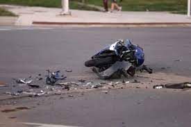  تصادف مرگبار موتورسیکلت با خودرو وسط پیست