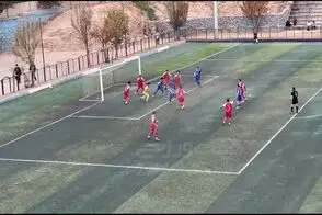 پرتاب اوت به سبک نادر محمدی در دربی جوانان!