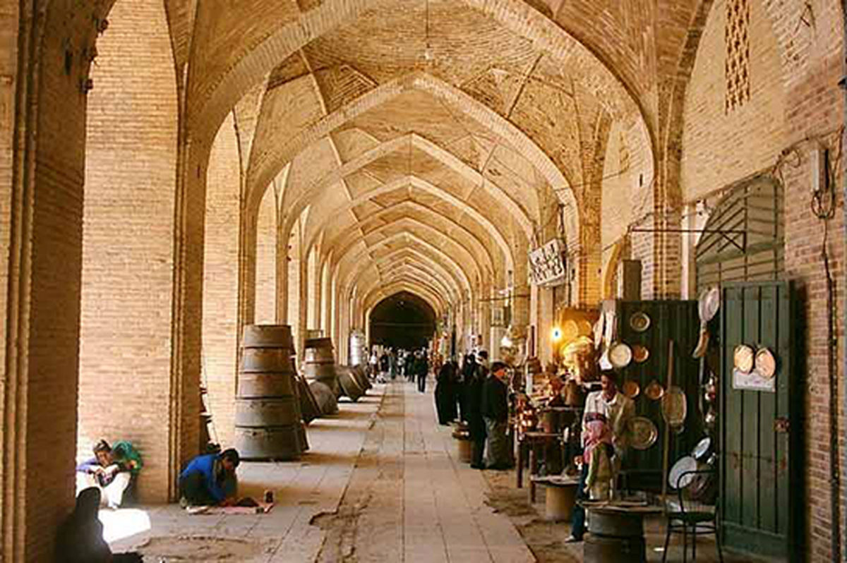 بازار گنجعلی‌خان زیر سایه آهن!