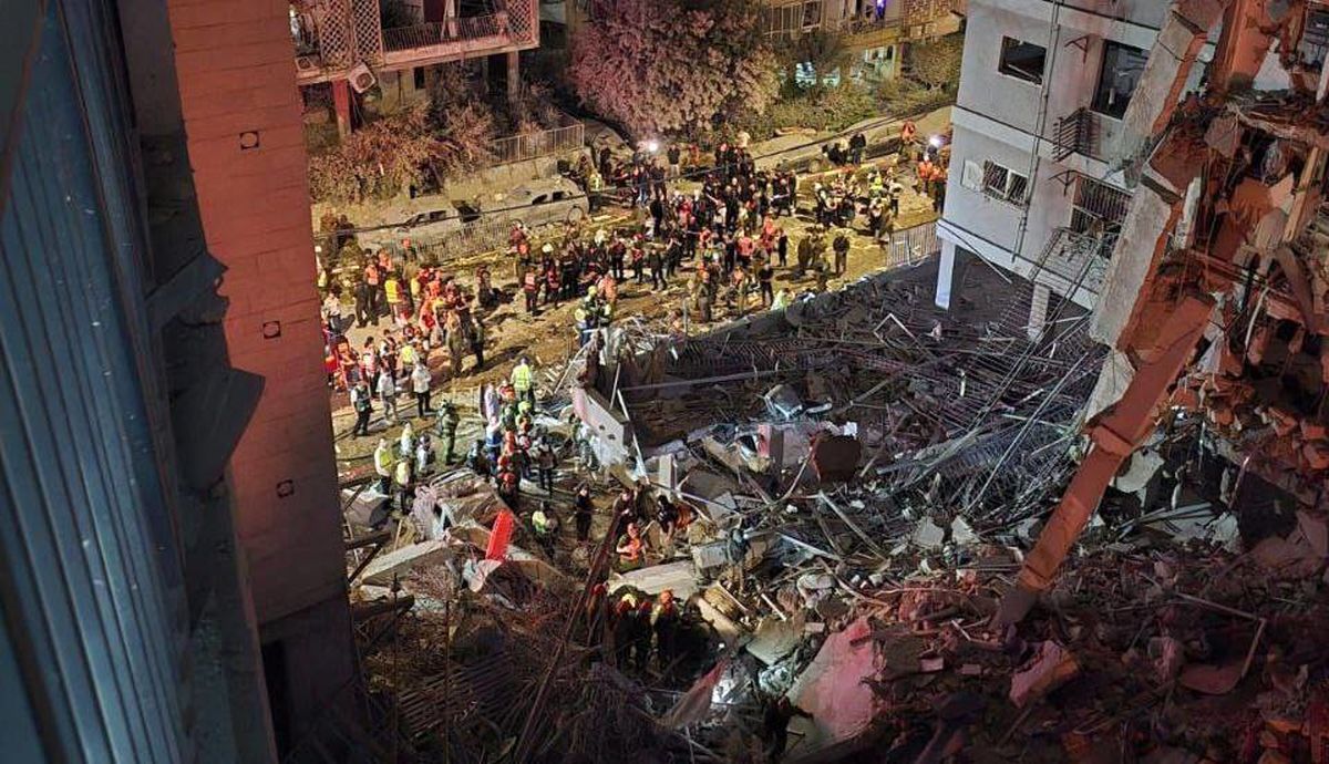  شهردار بت‌یام: ۶۱ ساختمان در حملات ایران آسیب دید 