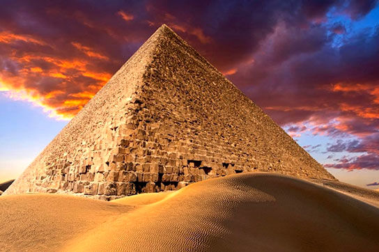 معمای سه شی مرموز که در بزرگترین هرم مصر کشف شدند 