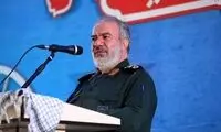 تصویری از فرمانده ارشد سپاه پشت وانت!
