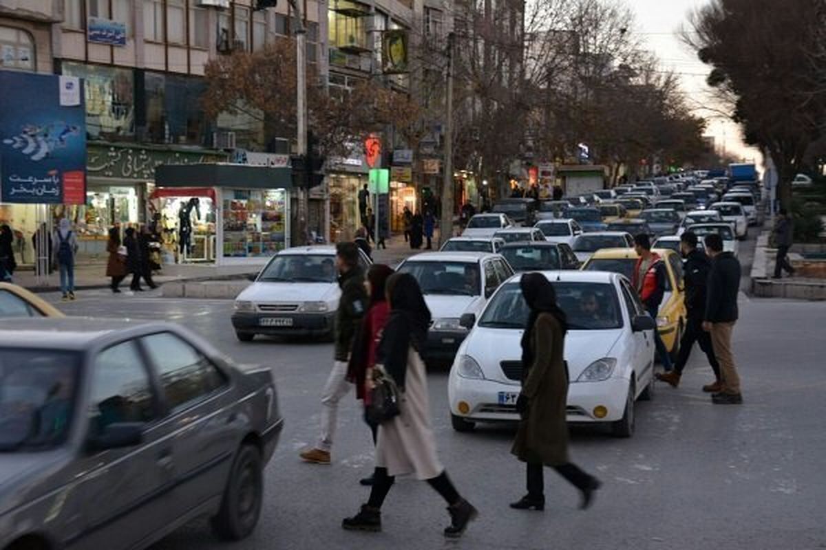   نمای یک ساختمان چشم‌پزشکی، عابران را دیوانه کرد! 