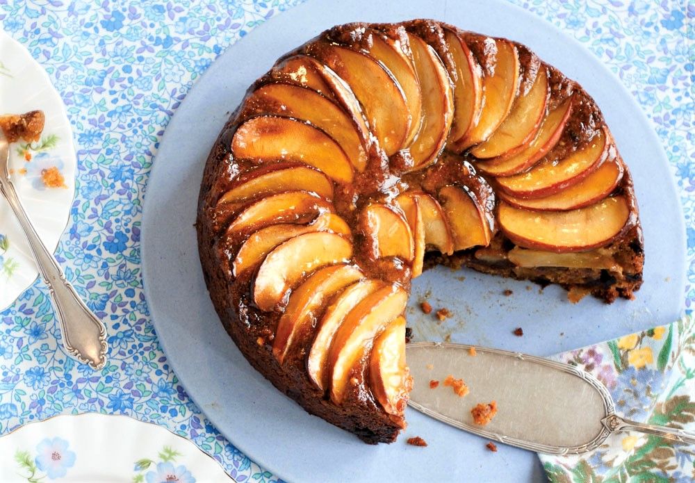 این کیک سیب و دارچین را سه سوته درست کن!