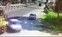 چپ کردن عجیب کامیون بعد از برخورد با پراید!