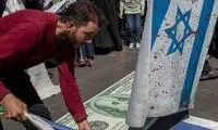 روز جمعه در مرکز تهران، دلار 65هزار تومانی را آتش زدند