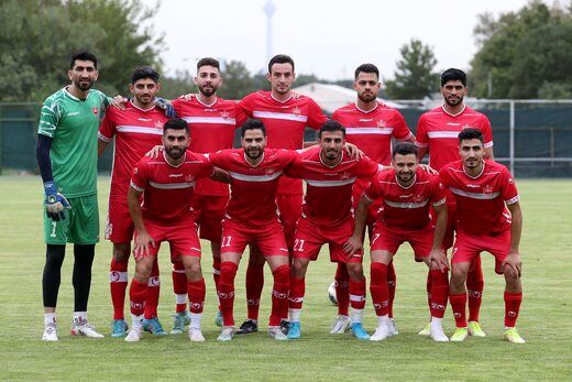 شباهت طرح لباس پرسپولیس به منچسترسیتی