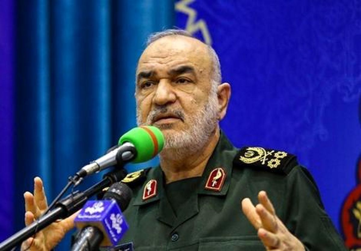 سردار سلامی: برای هر جنگی آمادهایم