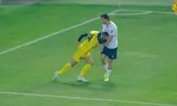 زیدان در نقش جهان اصفهان به زمین فوتبال بازگشت!   