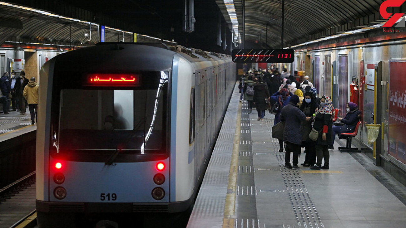 سرگرمی جالب یک مسافر در متروی تهران وایرال شد
