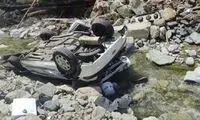 عکسی از سقوط مرگبار پژو 206 به دره ۳۰۰ متری