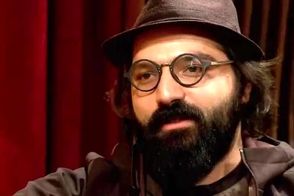 خواننده گروه بمرانی، ادای رضا یزدانی را در آورد!