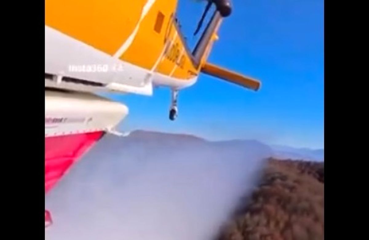 دقت و جسارت خلبان ترکیه‌ای هنگام آب‌پاشی و آب‌گیری