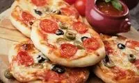 طرز تهیه مینی پیتزای تابه‌ای؛ ساده و فوری 