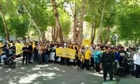 تجمع هواداران سپاهان مقابل استانداری اصفهان