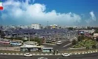 تصویر بنر خبرسازی که در جنوب تهران جلب توجه کرد