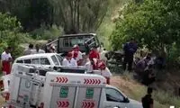 تولد یک نوزاد وسط سیل در فارس!
