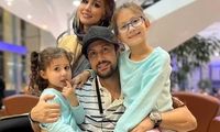 ژست کیوت و بانمکِ دختر شاهرخ استخری حسابی دلبری کرد