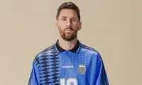 مسی مدل لباس مارادونا شد!